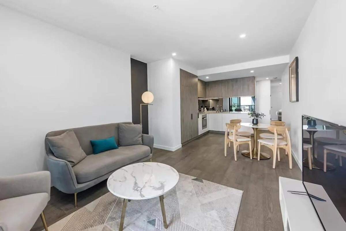 Central Spacious 2B2B With Free Parking And Rooftop Pool Brisbane